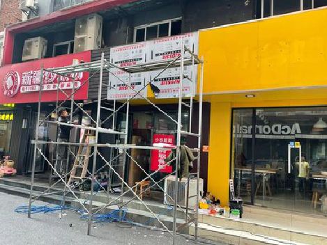 安化县制作广告招牌如何避免它发黄？